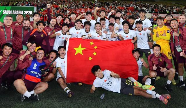 V体育入口-北青：安东尼奥在队风队纪方面很严，备战期间禁止球员点外卖