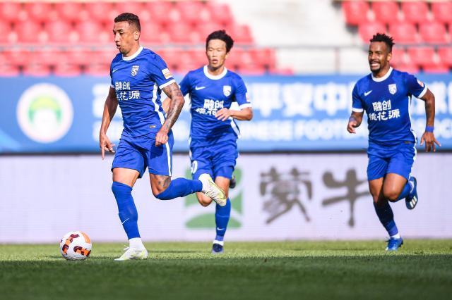 外援三叉戟助三镇取两连胜 斯坦丘任意球当点球踢